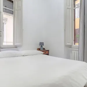 https://charming-colosseum.it-romehotels.com