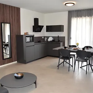 https://baia-delle-rose-apartments-via-roma-111.it-lombardy.com